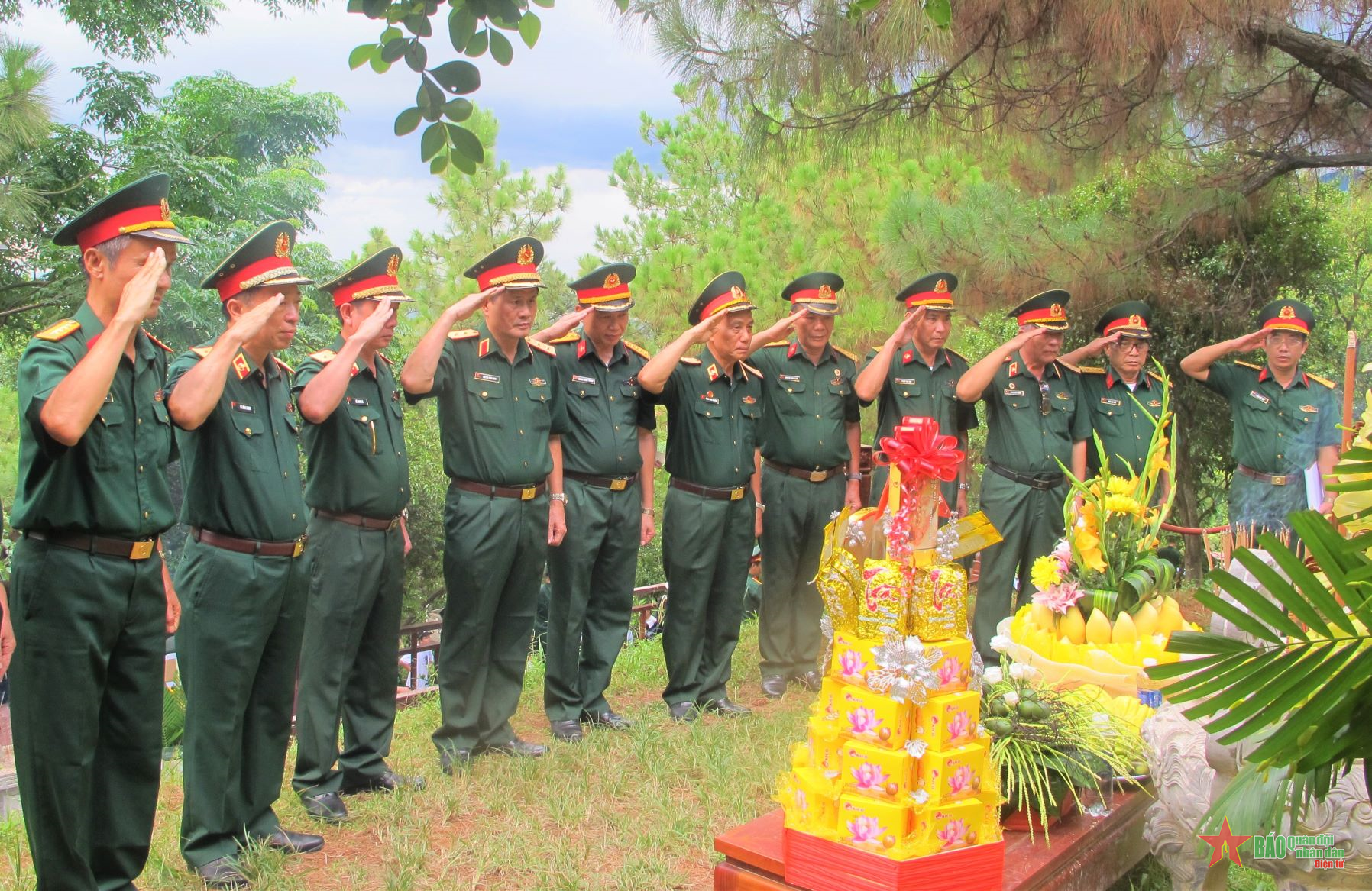 Hành trình nặng nghĩa tri ân

